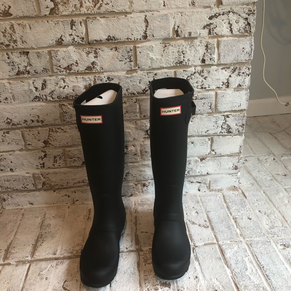 Brand new Hunter boot.